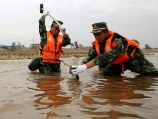 2020抗洪抢险的英雄事迹材料5篇