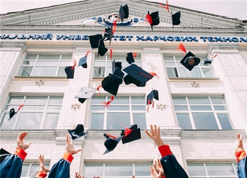 1597128475536942.jpg 2020大学院校校庆满分征文800字精选5篇