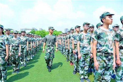1597832193195917.jpg 军训5.jpg